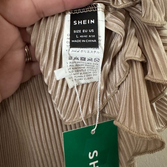 SHEIN Tan Pleated Mini Skirt - Picture 2 of 3